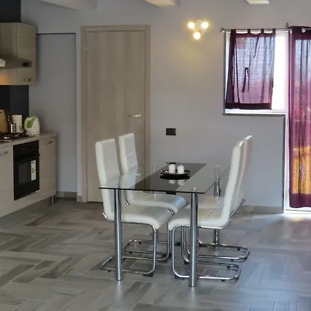 Sicily Etna House 度假居 *